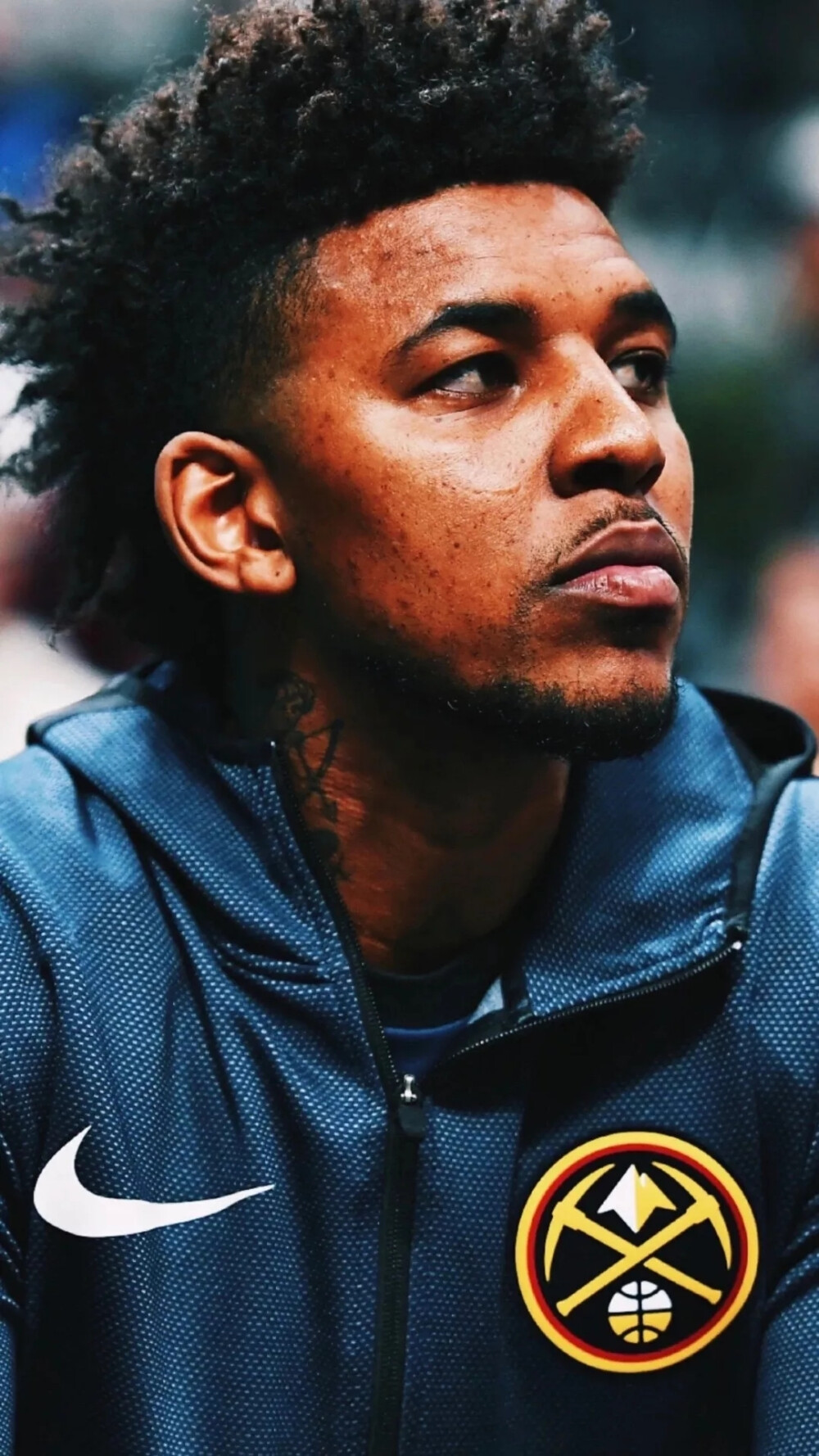 半场中的 半场中的